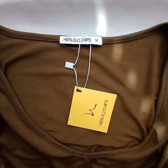 HERLOLLYCHIPS NWT Women's Cold Shoulder Top Size Medium - Picture 2 of 6